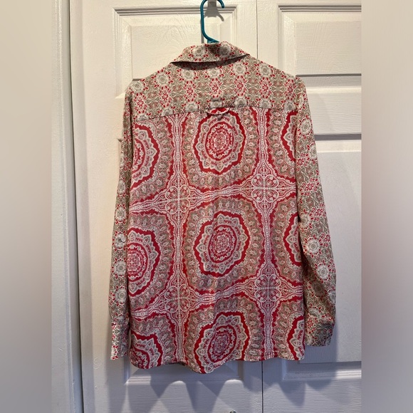 Patterned Style & Co Button Up Blouse - 2 different patterns on front & back - Picture 8 of 10